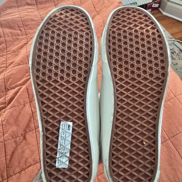 Vans Low Top Skate Shoes in White - Picture 5 of 5